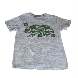 California Camo Bear Gray Sbort Sleeve Tee, Boys M